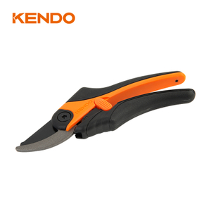 Bypass pruner