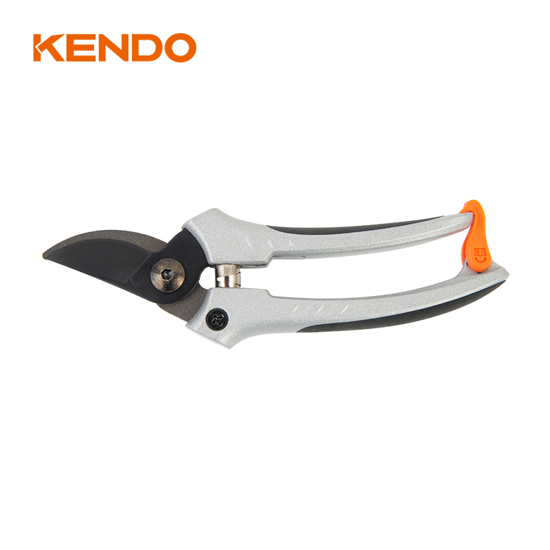 Bypass pruner